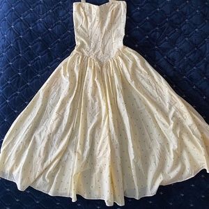 Gorgeous butter yellow retro / vintage swing dress